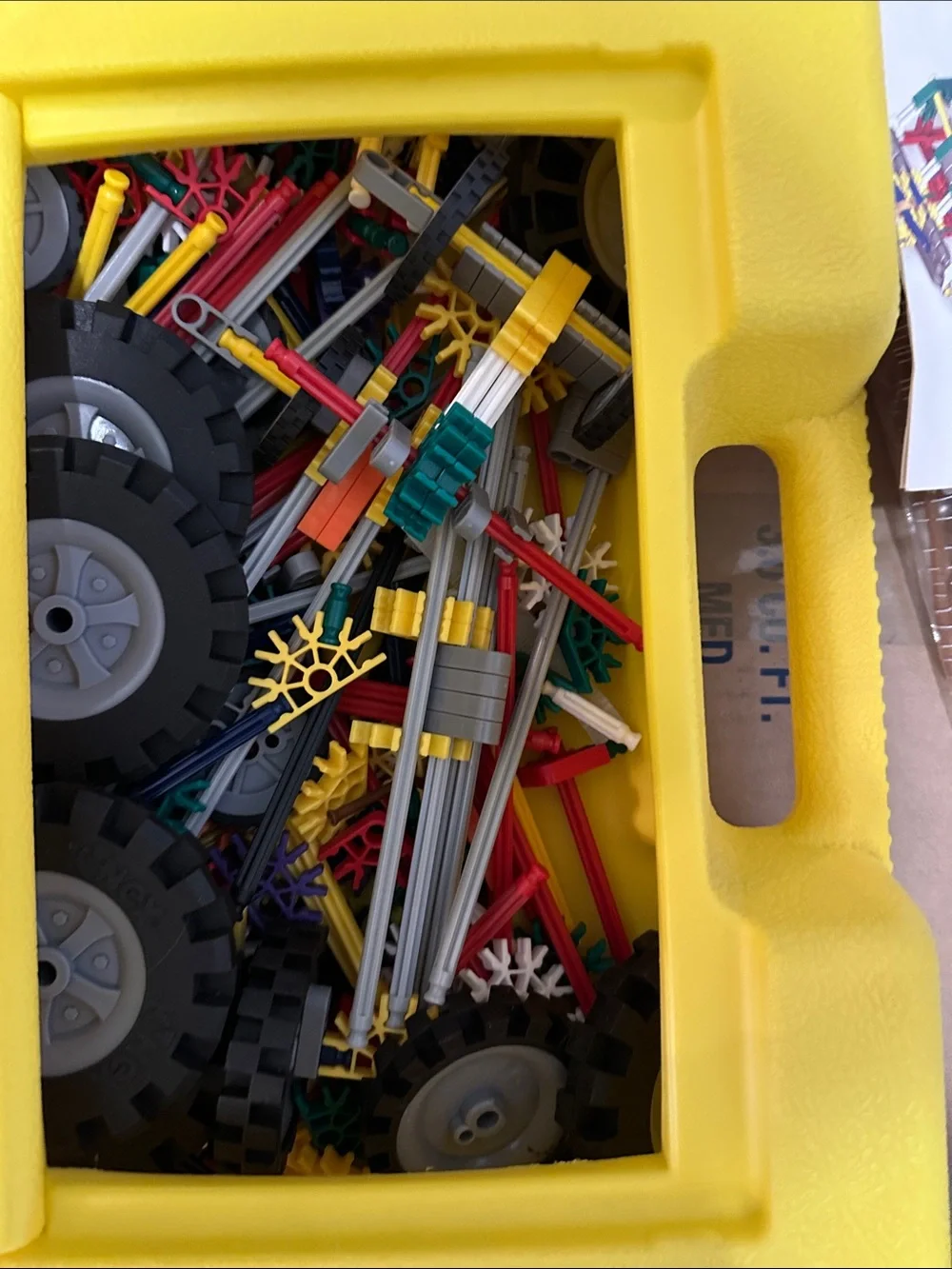 K'NEX set in Yellow Storage Case with K’NEX set